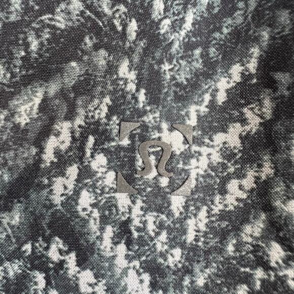 Lululemon 11" T.H.E. Short Style: M7AAUS in Black & White Men's Medium - Picture 15 of 16